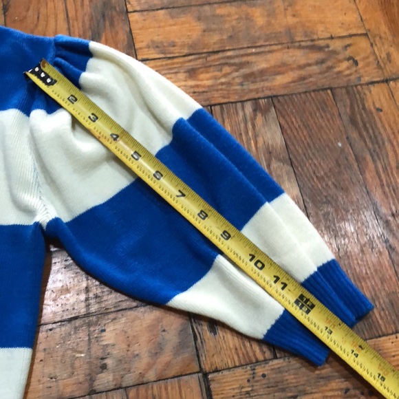 VTG ‘80s Blue and Ivory Sweater, SZS-M, EVC - Picture 7 of 7